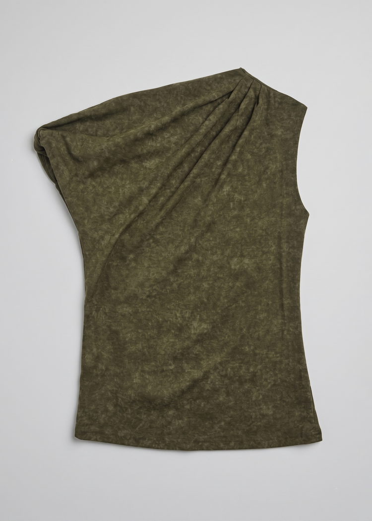Asymmetrical Top in Moss