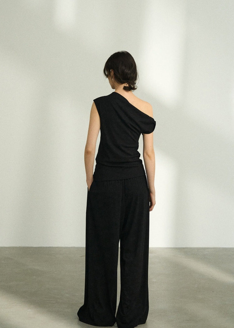 Asymmetrical Top in Black