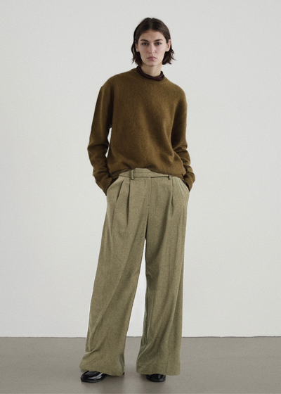 Linen Blend Pleated Trousers in Olive Green